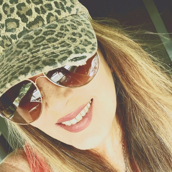 Meet your Posher, Tammy - Picture 1 of 1